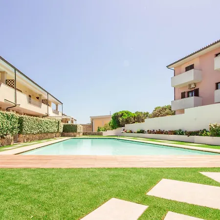 Guesthost - Modern Apartment Near The Beach