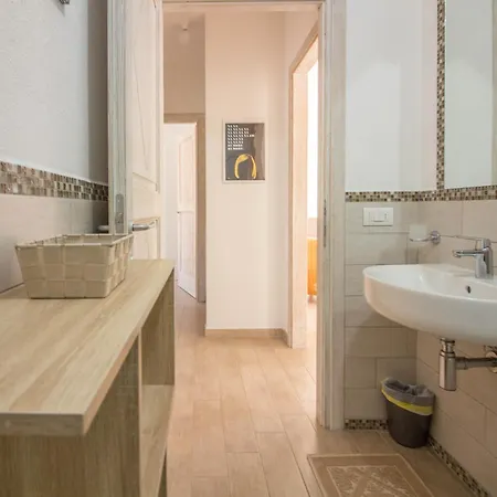 アパート Guesthost - Modern Apartment Near The Beach パラーウ