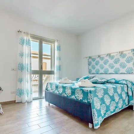 Guesthost - Modern Apartment Near The Beach アパート