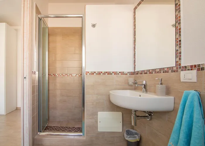 Guesthost - Modern Near The Palau