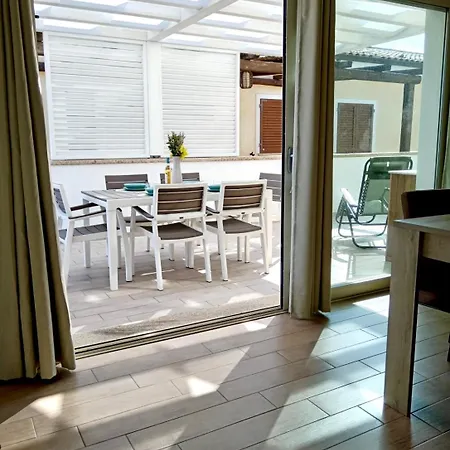 Apartmán Guesthost - Modern Near The